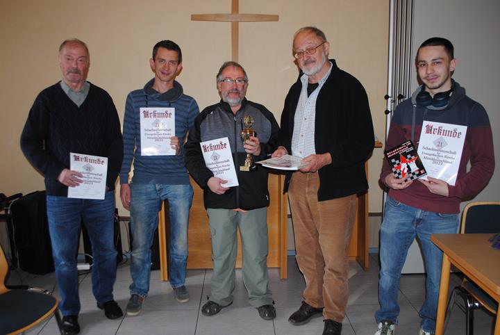 2. v.l. Daniel, rechts daneben Thomas Richter, Hubert Reimann, Tobias Kissmann alle Motor Zeitz; ganz links Joachim Walter (Teutschenthal)